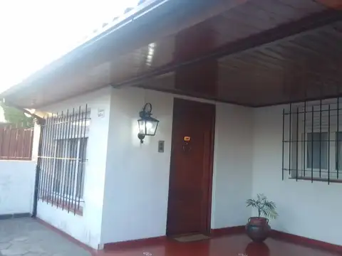 CASA EN VENTA 4 AMBIENTES MORENO APTO CRÉDITO