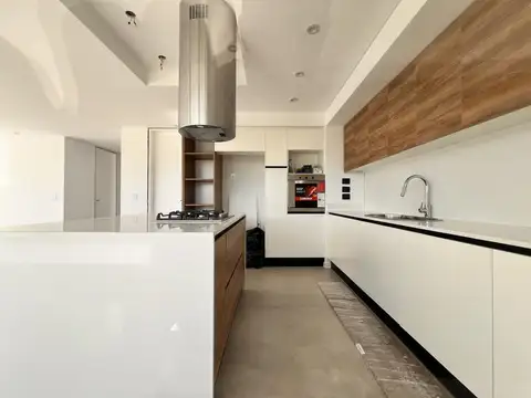 Casa 6 ambientes con 3 baños