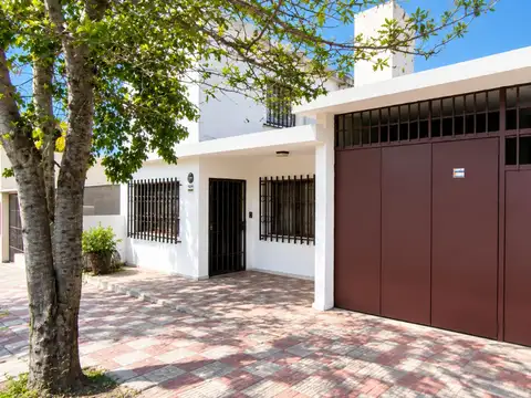 Se vende casa 3 dormis mas dpto a refaccionar
