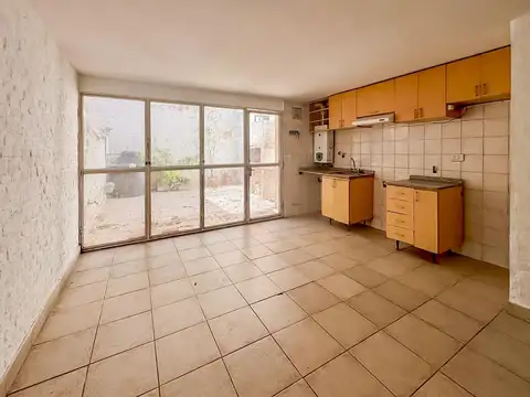 Casa 4 ambientes con 1 baño