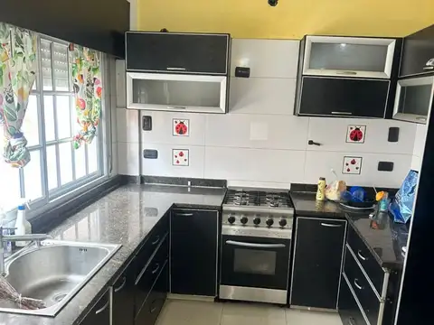 Casa en Alquiler en Gregorio De Laferrere, $ 800.000