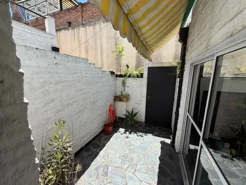 Depto Tipo Casa en Venta en Parque Chacabuco, USD 100.000