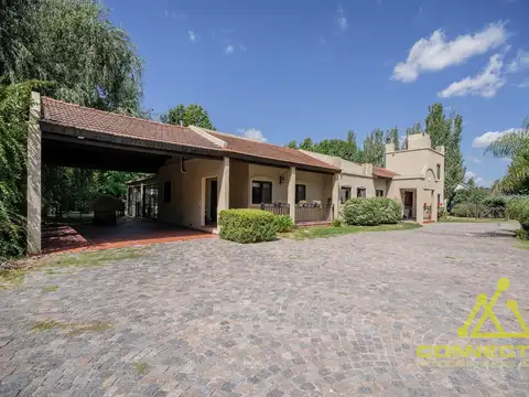Venta. Casa en Haras Del Sol Pilar. 4 dormitorios Pileta climatizada Estilo y Naturaleza