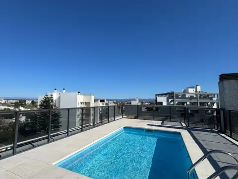 Isabel La Católica 800, Piso 1