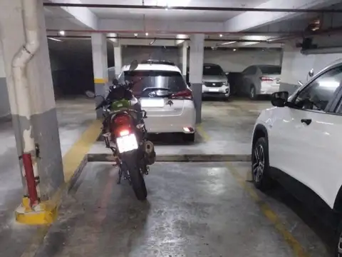 Cochera en Recoleta Ayacucho y Pacheco de Melo