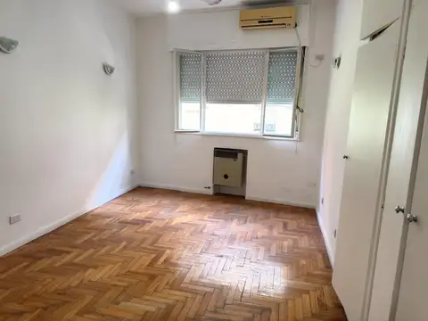 1 amplio ambiente a la calle