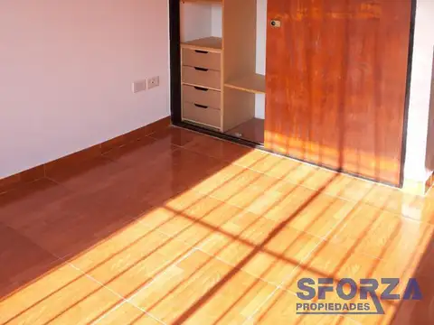 Depto Tipo Casa en Alquiler con 1 cocheras