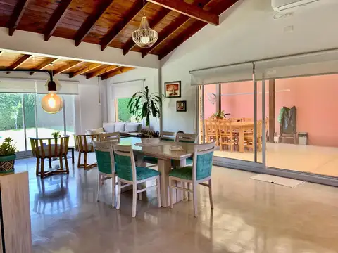 Venta Casa 4 amb B. CERRADO - APTO CREDITO, Pilar