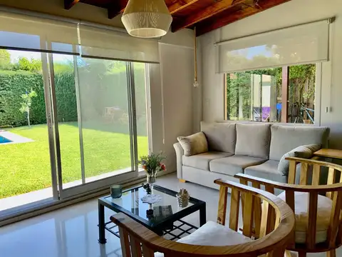 Casa en Venta con 1 cochera