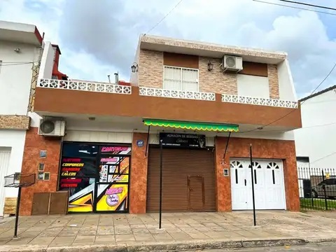 CASA VENTA 4 AMBIENTES CON DOS LOCALES Y JARDIN