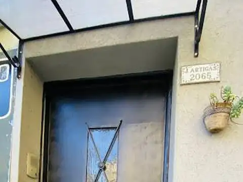 General José Gervasio Artigas 2000, Piso 0