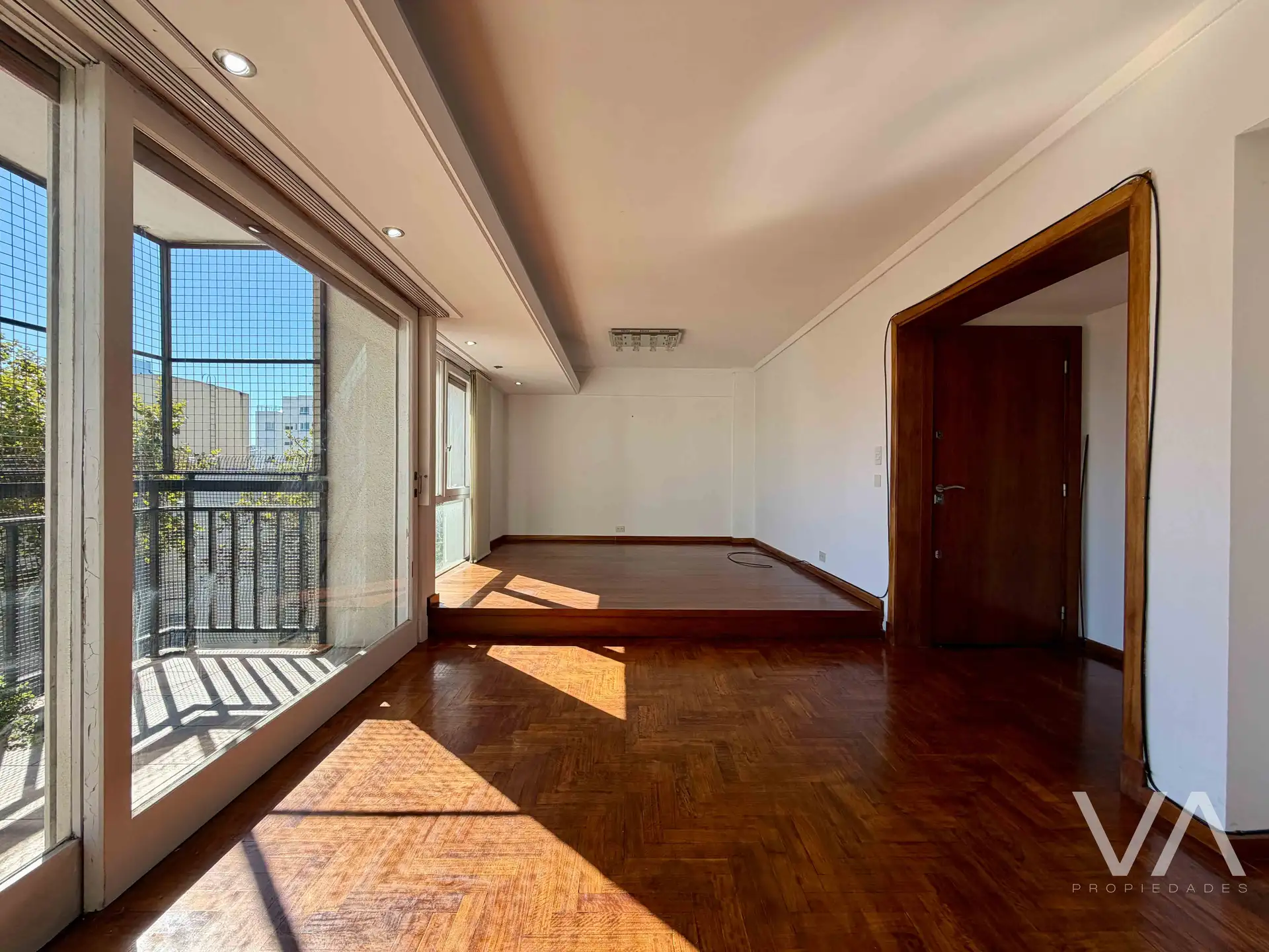 Semipiso 4 amb, 116m² con cochera para 2 vehículos — Plaza Mitre