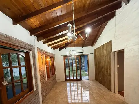 Casa 5 ambientes con 2 baños