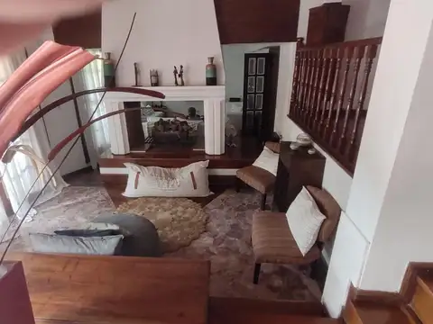 Casa en  VENTA -  4 dormitorios - Beccar