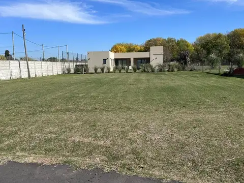 VENTA DE LOTE DE 674M2 EN CLUB DE CAMPOS PRADOS DEL OESTE 1