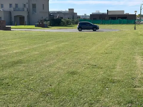 VENTA DE LOTE DE 674M2 EN CLUB DE CAMPOS PRADOS DEL OESTE 1