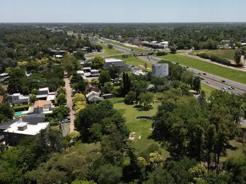 Excelente Terreno en Venta frente a Concesionario Porsche