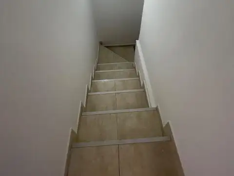 Duplex a la venta Merlo centro
