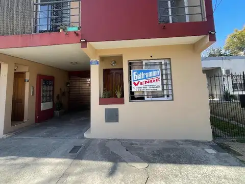 Duplex a la venta Merlo centro
