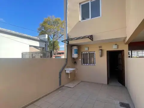 Depto Tipo Casa en Venta con 1 cocheras