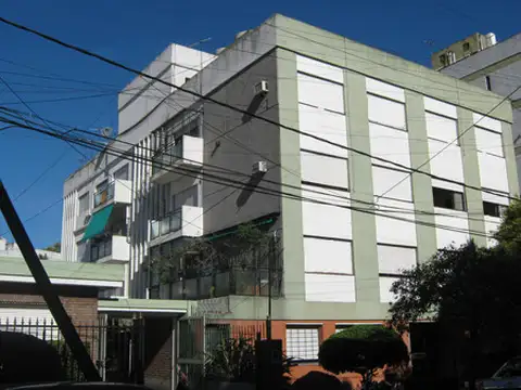 EN UNA EXCELENTE ZONA RESIDENCIAL Y AUN PASO DE LA ESTACIÓN Y DEL CENTRO COMERCIAL.