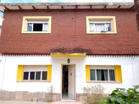 Casa 6 ambientes con 3 baños