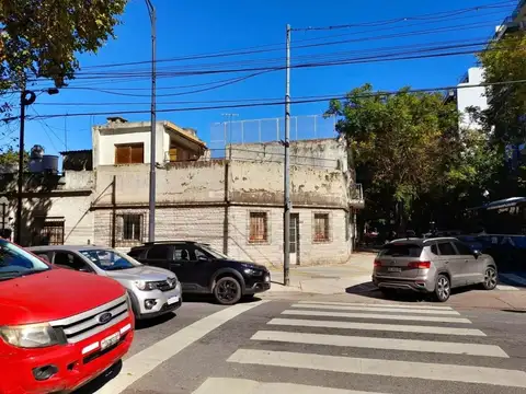 Casa en alquiler comercial en esquina. Villa Urquiza