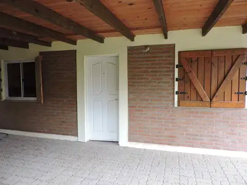 Casa 7 ambientes con 1 baño