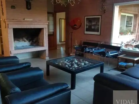 Casa 4 ambientes con 3 baños