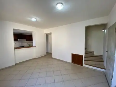 Duplex en Alquiler en Villa Elvira [Cod: 7253-345]