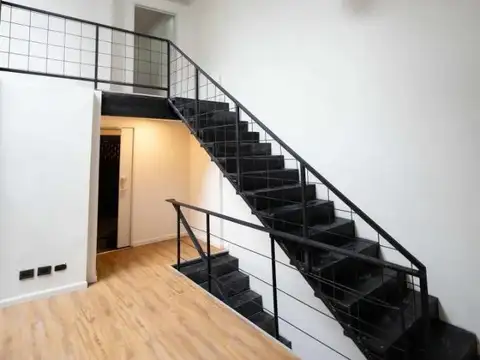 Tríplex reciclada c/ jardín de invierno -5 ambientes-Palermo