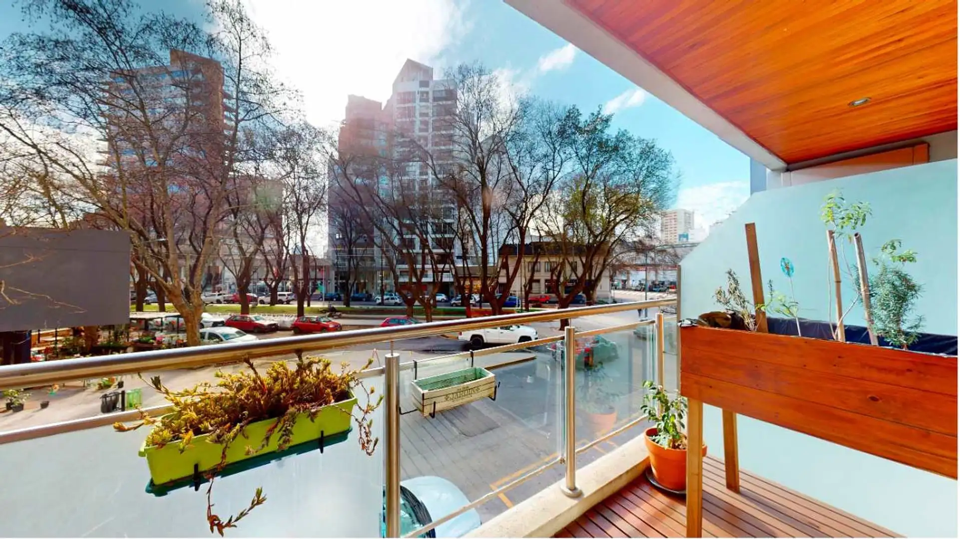 VENTA DPTO 2 AMB BALCON AL FRENTE Y PATIO CENTRO