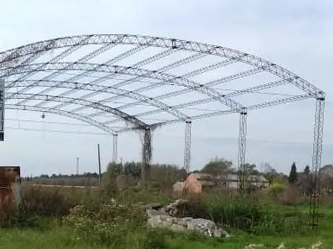 Vendo Excelente lote sobre Autopista a metros del parador