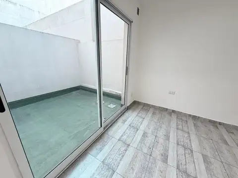 Depto Tipo Casa en Alquiler de 2 dormitorios