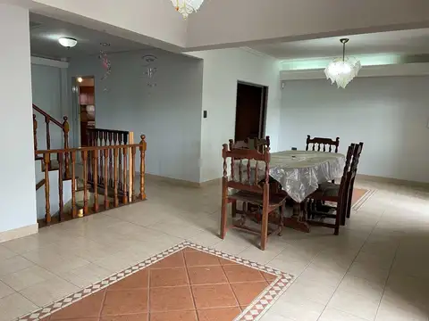 Casa 4 ambientes con 3 baños