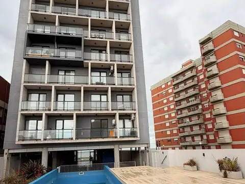 En venta  semipiso frente al mar 2 amb con/esc 82m