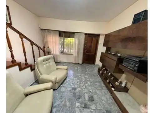 Casa 5 ambientes con 3 baños