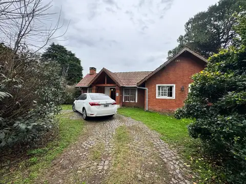Casa en Venta con 2 cocheras