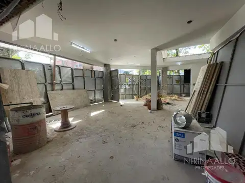 Local en Venta en Versalles, USD 920.000