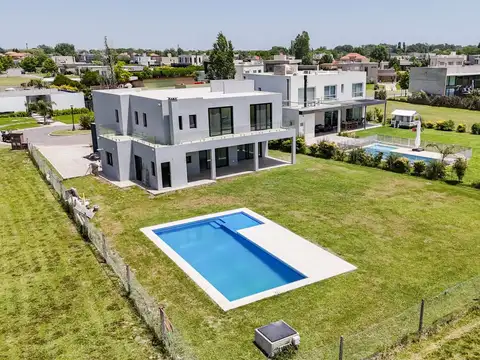 Casa en Venta de 5 dormitorios