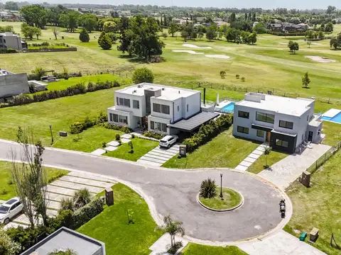 Casa 6 ambientes con 7 baños