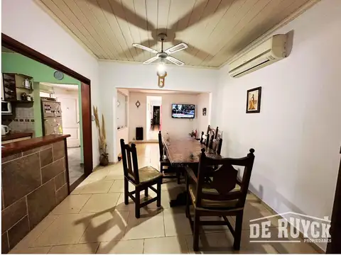 Casa en Venta con 1 cochera