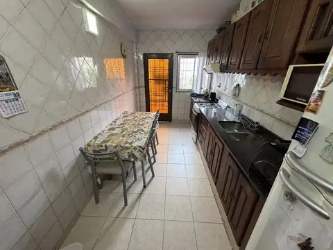 Depto Tipo Casa 4 ambientes con 2 baños
