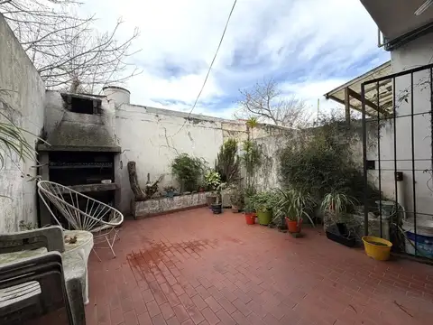 Ph al frente 4 ambientes, patio, parrilla y lavadero Temperley