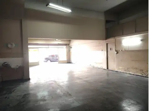 ES UN