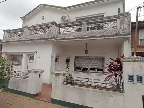 CASA PH 1° Piso 3 AMB VENTA OLIVOS TERRAZA BALCON