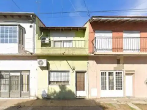 Muy lindo PH de 3 ambientes en 2 plantas en venta en Villa Adelina con excelente ubicacion