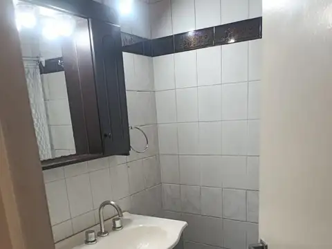 Muy lindo PH de 3 ambientes en 2 plantas en venta en Villa Adelina con excelente ubicacion