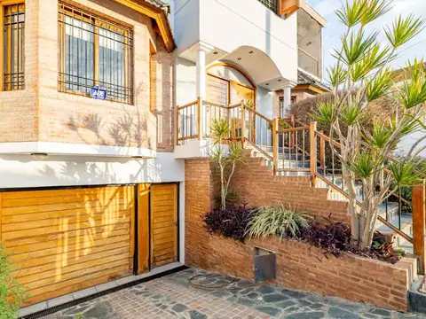 Venta duplex 4 ambientes con pileta Villa Bosch!