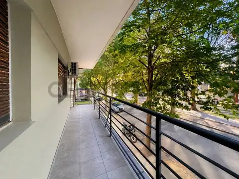 Departamento en Alquiler en Plaza Moreno, $ 700.000